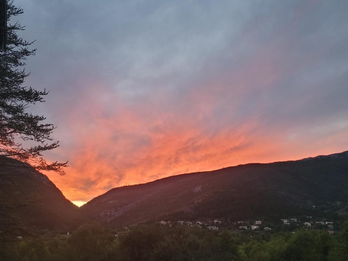 La Reyniere Serres (Hautes-Alpes) Exterior foto
